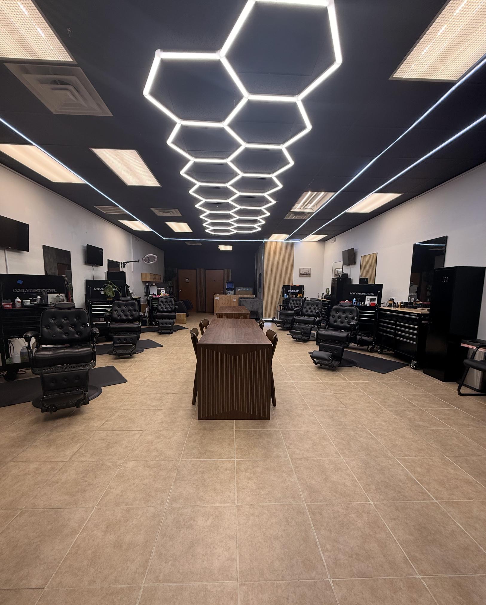 Oak & Steel Barbershop in Leander, TX